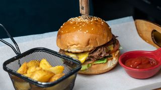 Бургер с рваным мясом 