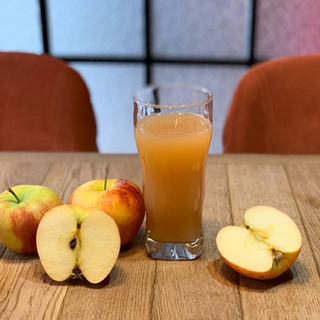 Домашній яблучно-грушевий сік (500мл)