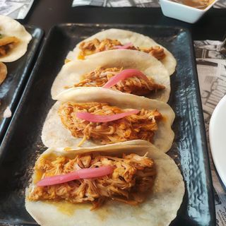 Tacos cochinita