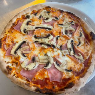 Pizza Regina
