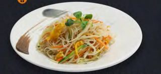 44. Spaghetti di riso con verdure