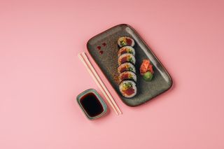 Futo Maki Tuńczyk, rzepa, por, majonez, ogórek, chilli