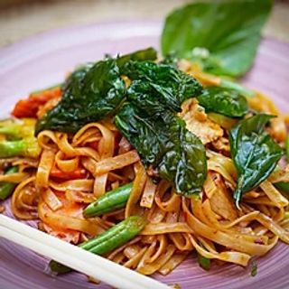 Pad Kee Mao Con Langostinos