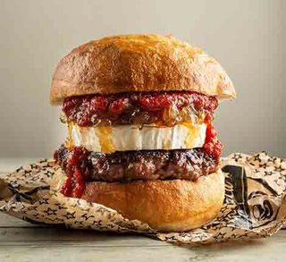 Hamburguesa Golosa Con Patatas Caseras