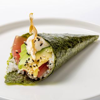 43. Temaki maguro