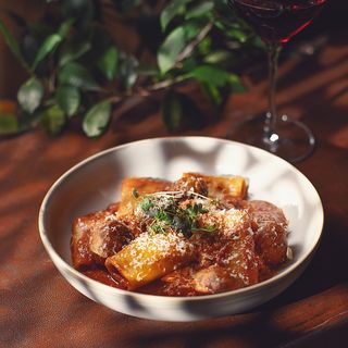 რიგატონი ხორცის ბურთულებით