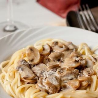 Спагетті з грибним соусом (300грам)