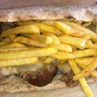 SALTIMBOCCA POLPETTINE VITELLO FRITTE SCAMORZA PATATINE E SALSE A SCELTA