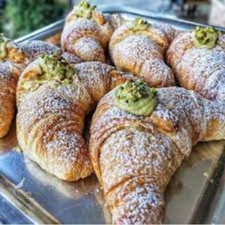 Cornetto Tre Marie con farcitura di pistacchi