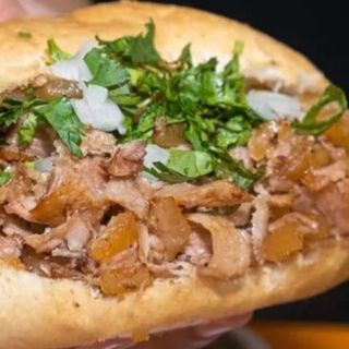 Torta Carnitas