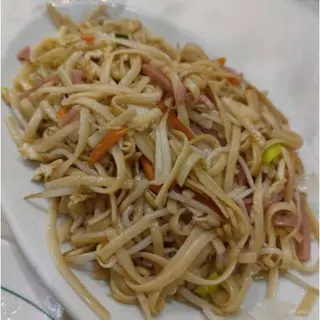 Tallarines Fritos Con Tres Delicias