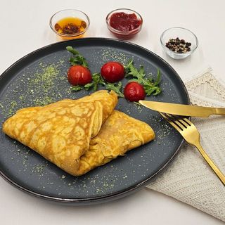 Omletă cu șuncă și cașcaval 