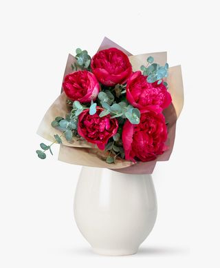 Buchet cu 5 bujori rosii