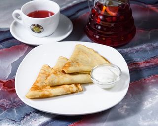 Блины со сметаной