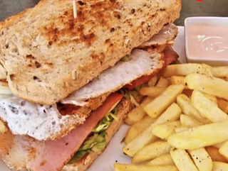 Sándwich Mixto Con Huevo