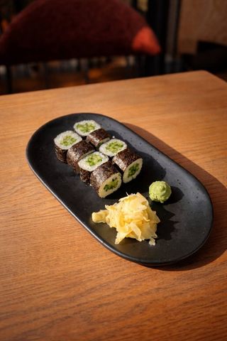 Макі з огірком