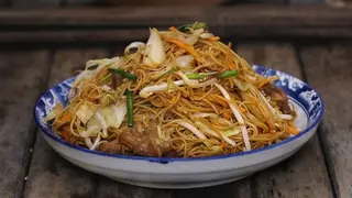 Fideos de arroz fritos con ternera