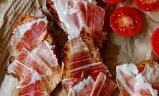 Tabla de embutidos y quesos