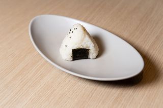 Onigiri di tonno con maionese