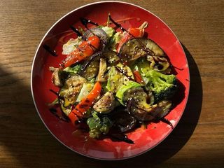 Салат гриль (300g)