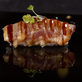 Nigiri de Atún Flameado