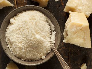Parmezan 30g