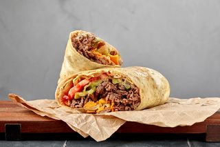 Beef wrap i pomfrit