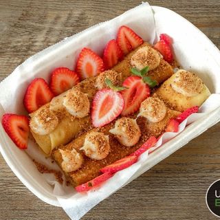 CREPE COM TOPPING E FRUTA