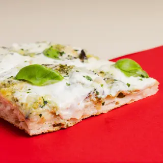 Melanzane, stracciatella e salsa al pesto