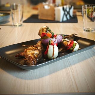 Телешко дърпано със сос печено   350г