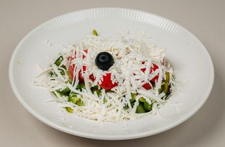 74. Салата шопска