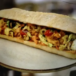 Bocadillo de pollo o mixto de la plancha 