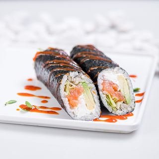 Суши дюнер със сьомга (300г)