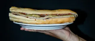 Bocadillo Caliente De Lomo