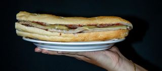 Bocadillo Caliente De Lomo