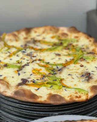 Pizza Super Fiori e Alici Del Cantabrico