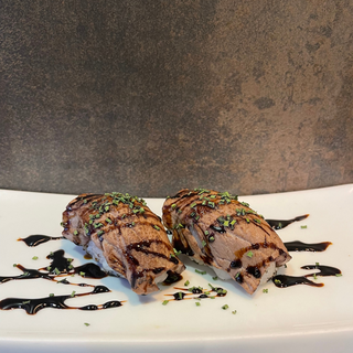 046B. Nigiri De Atun Flambeado (2 Pz.)