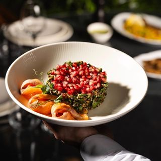 კუსკუსის სალათა ნელმარილიანი ორაგულით