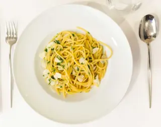 Spaghetti aglio e olio pepperoncino