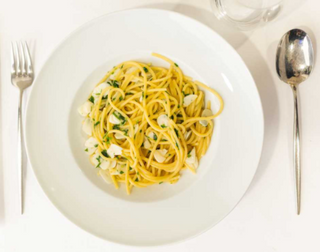 Spaghetti aglio e olio pepperoncino