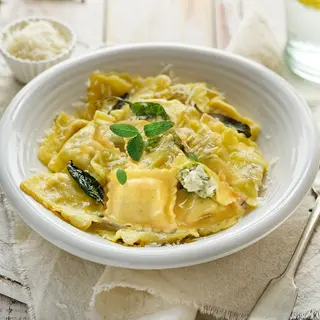 ravioles  de espinacas y ricotta