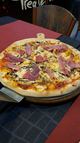 Pizza Capricciosa
