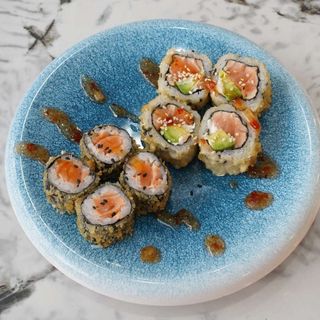 78. SUSHI HOT ROLL 16 PECAS