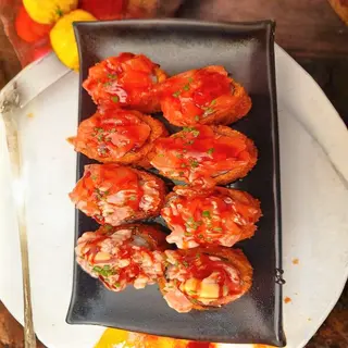 Hot salmon special 8 pieces