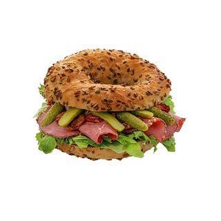 Bajgiel z pastrami, konfiturą z czerwonej cebuli, suszonymi pomidorkami, ogóreczkami konserwowymi i miksem sałat 170 g