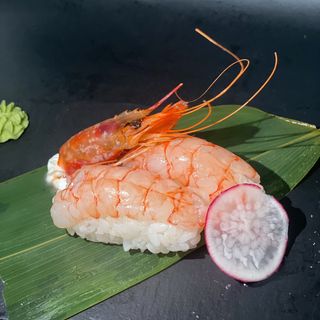 N6. Nigiri amaebi - 2 pezzi