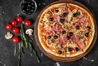 11 Pizza Caprichosa (30 Cm.)