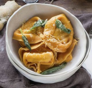 Tortelloni di zucca burro e salvia