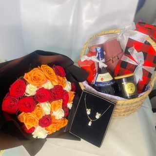 Mom's Elegance & Delight: A Mother's Day Extravaganza
