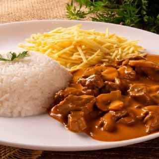 Strogonoff de carne 